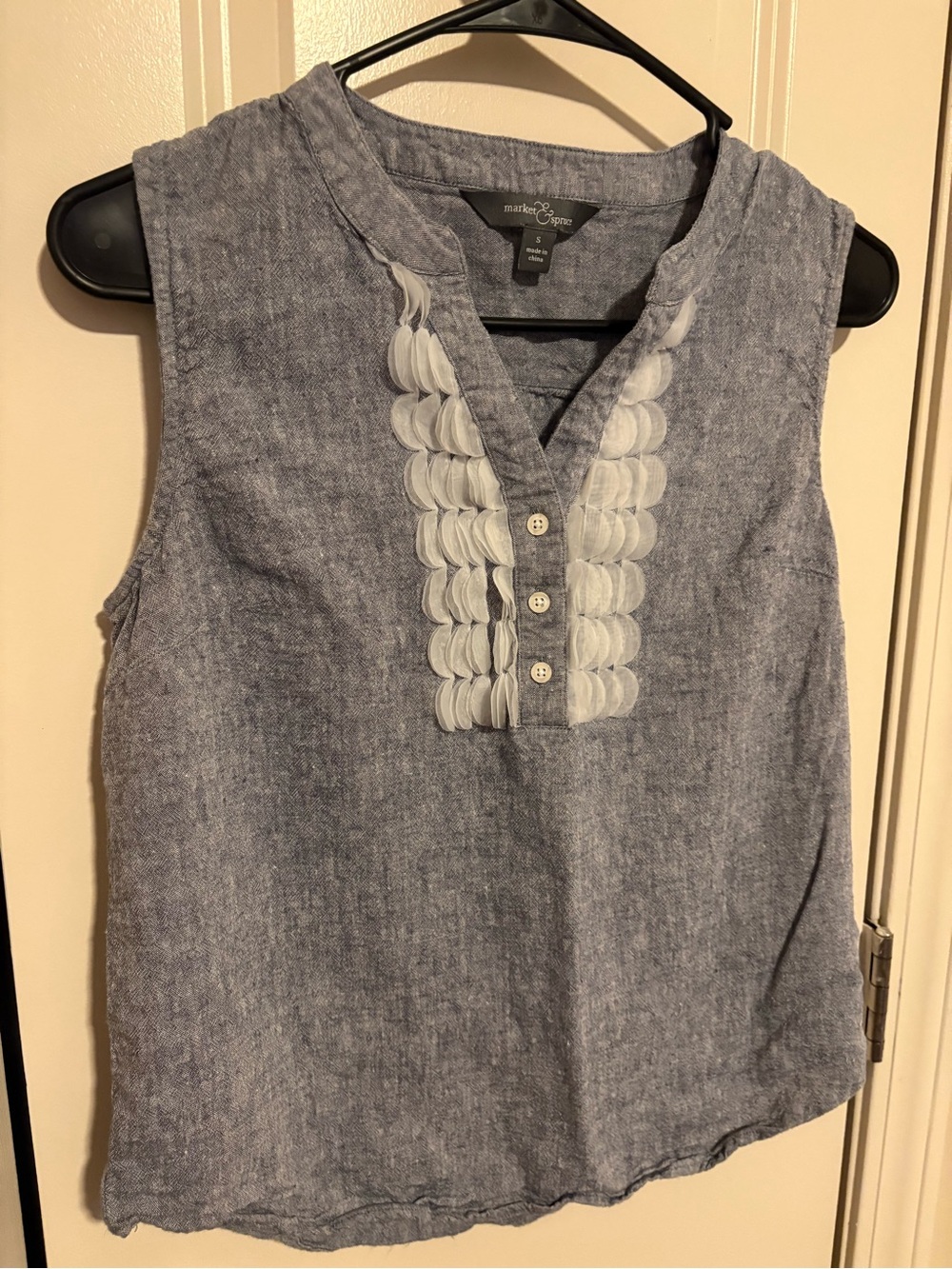 Market & Spruce Blue Chambray Sleeveless Top with White Front Trim